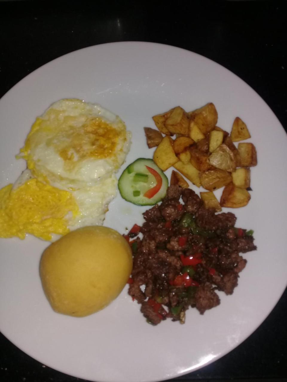 Upper Room Guest House Francistown Exteriör bild