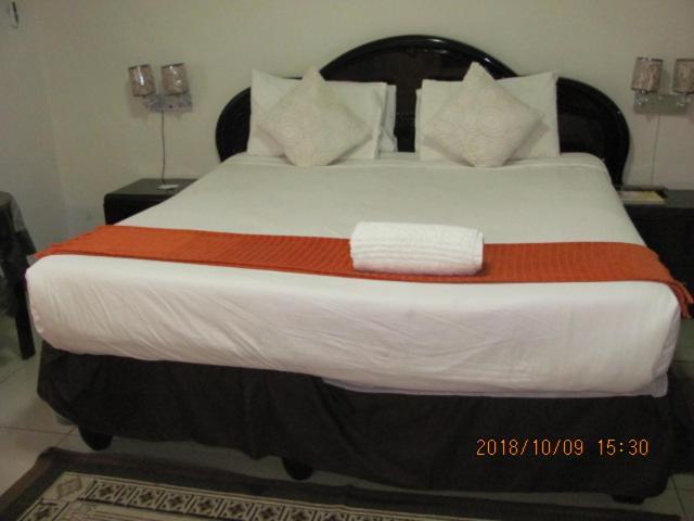 Upper Room Guest House Francistown Exteriör bild