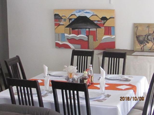 Upper Room Guest House Francistown Exteriör bild
